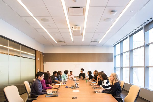 Quels sont les avantages de faire appel à un organisateur d'événement d'entreprise pour un séminaire ?